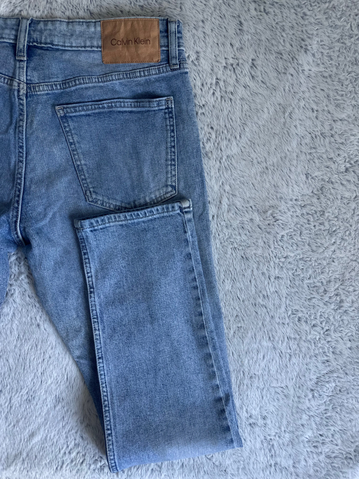 Jean Calvin Klein Taille L  Slim Fit Stretch Spot-Chic