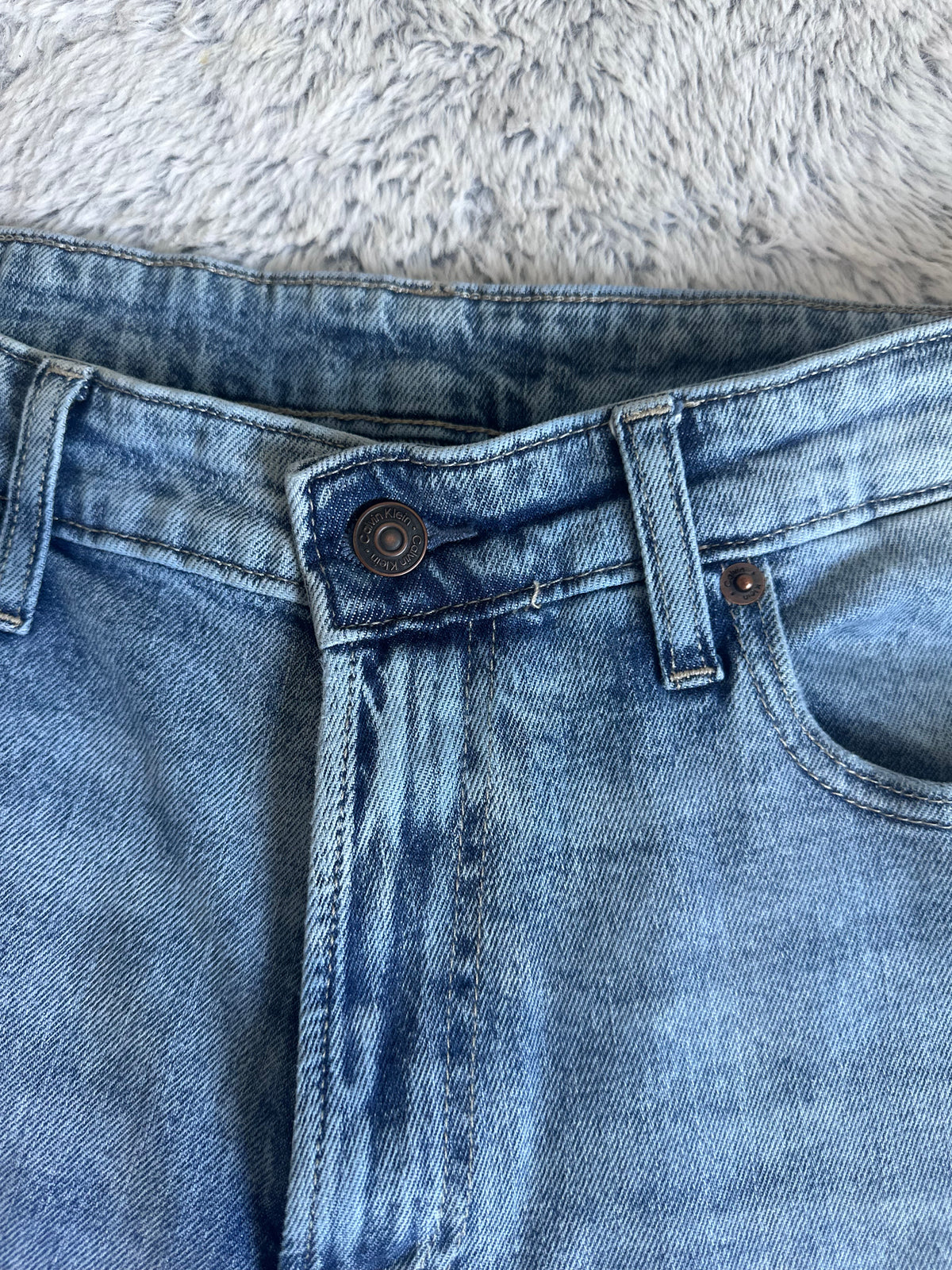 Jean Calvin Klein Taille L  Slim Fit Stretch Spot-Chic