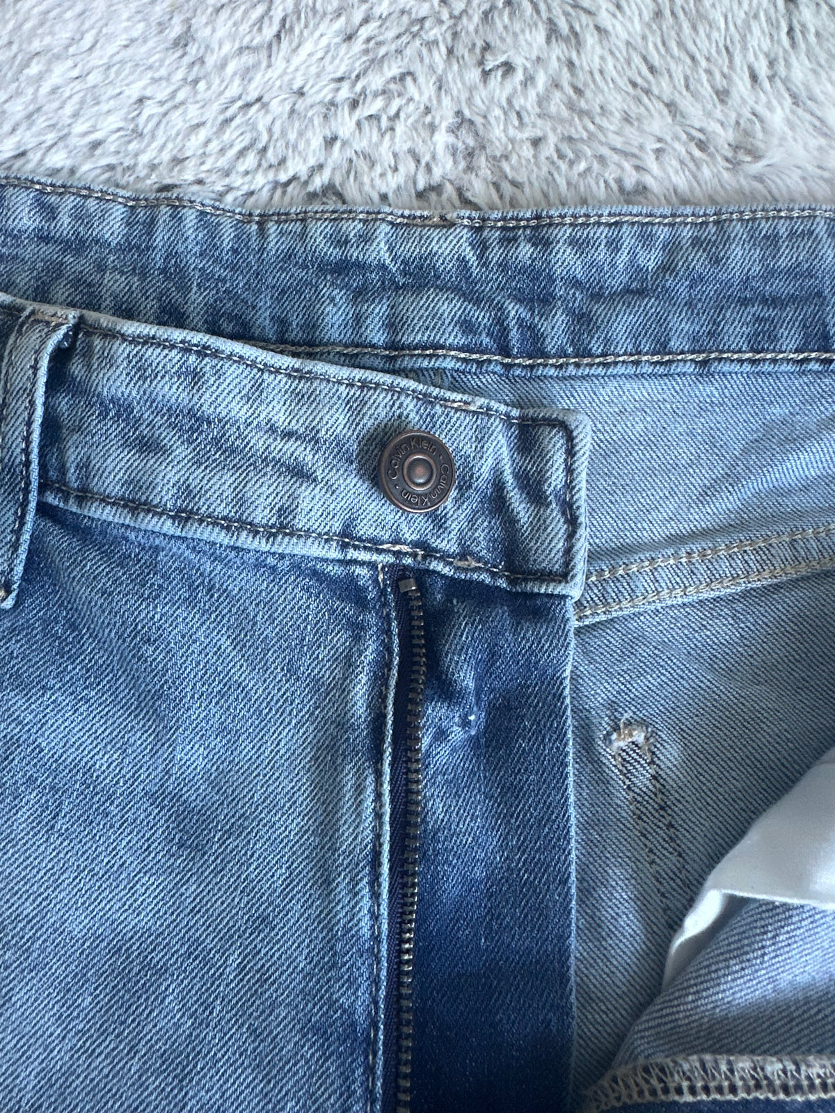 Jean Calvin Klein Taille L  Slim Fit Stretch Spot-Chic