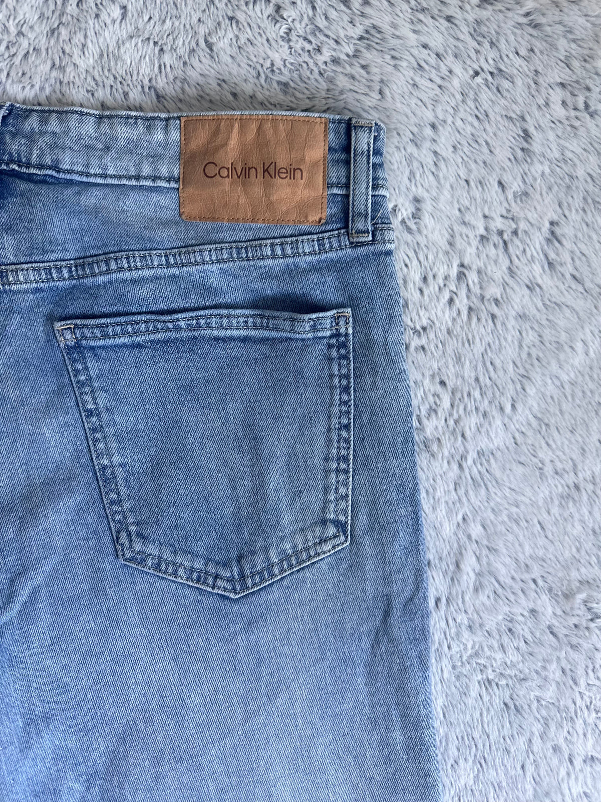Jean Calvin Klein Taille L  Slim Fit Stretch Spot-Chic