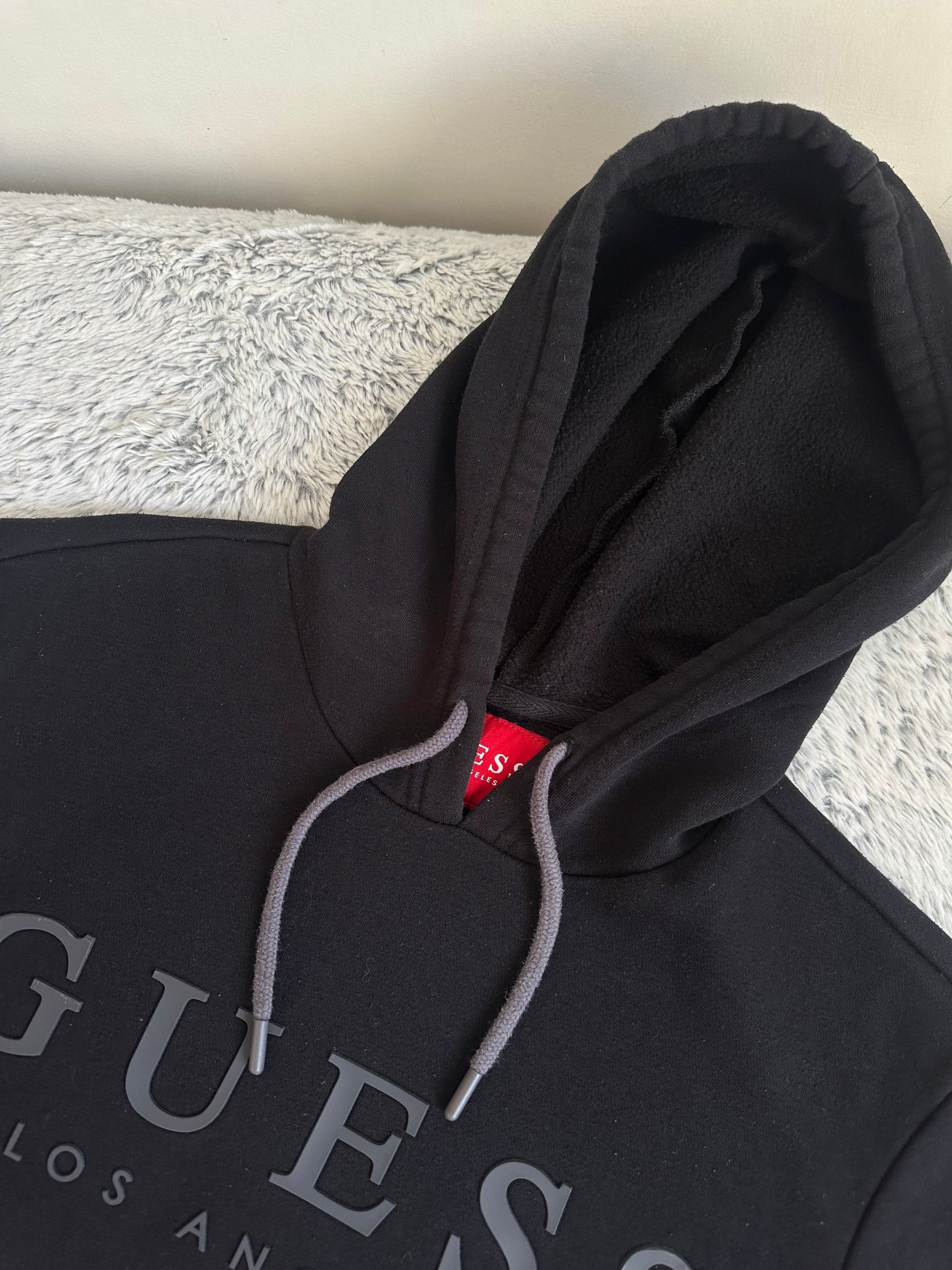 Capuche GUESS Taille M Spot-Chic