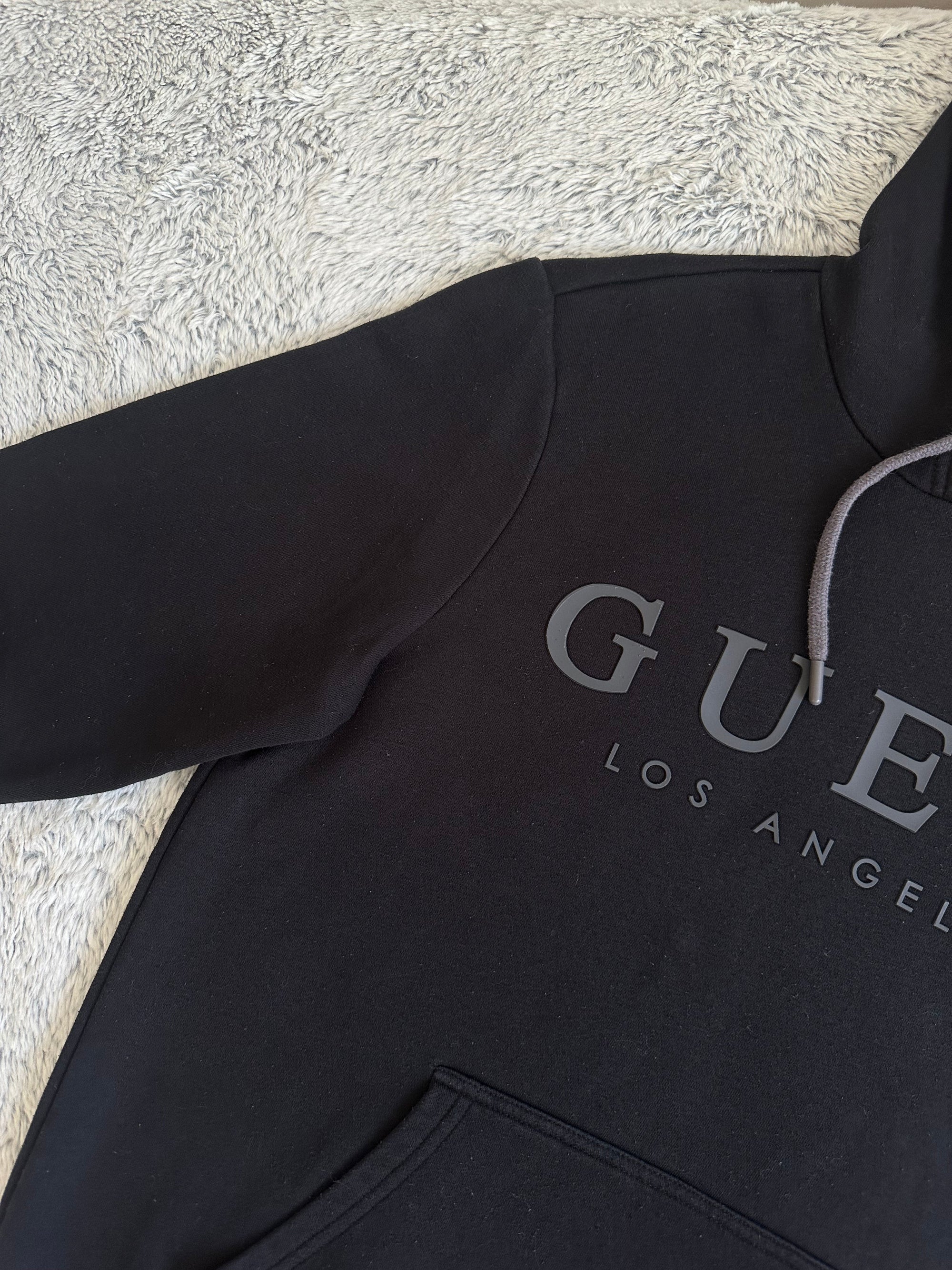 Capuche GUESS Taille M Spot-Chic