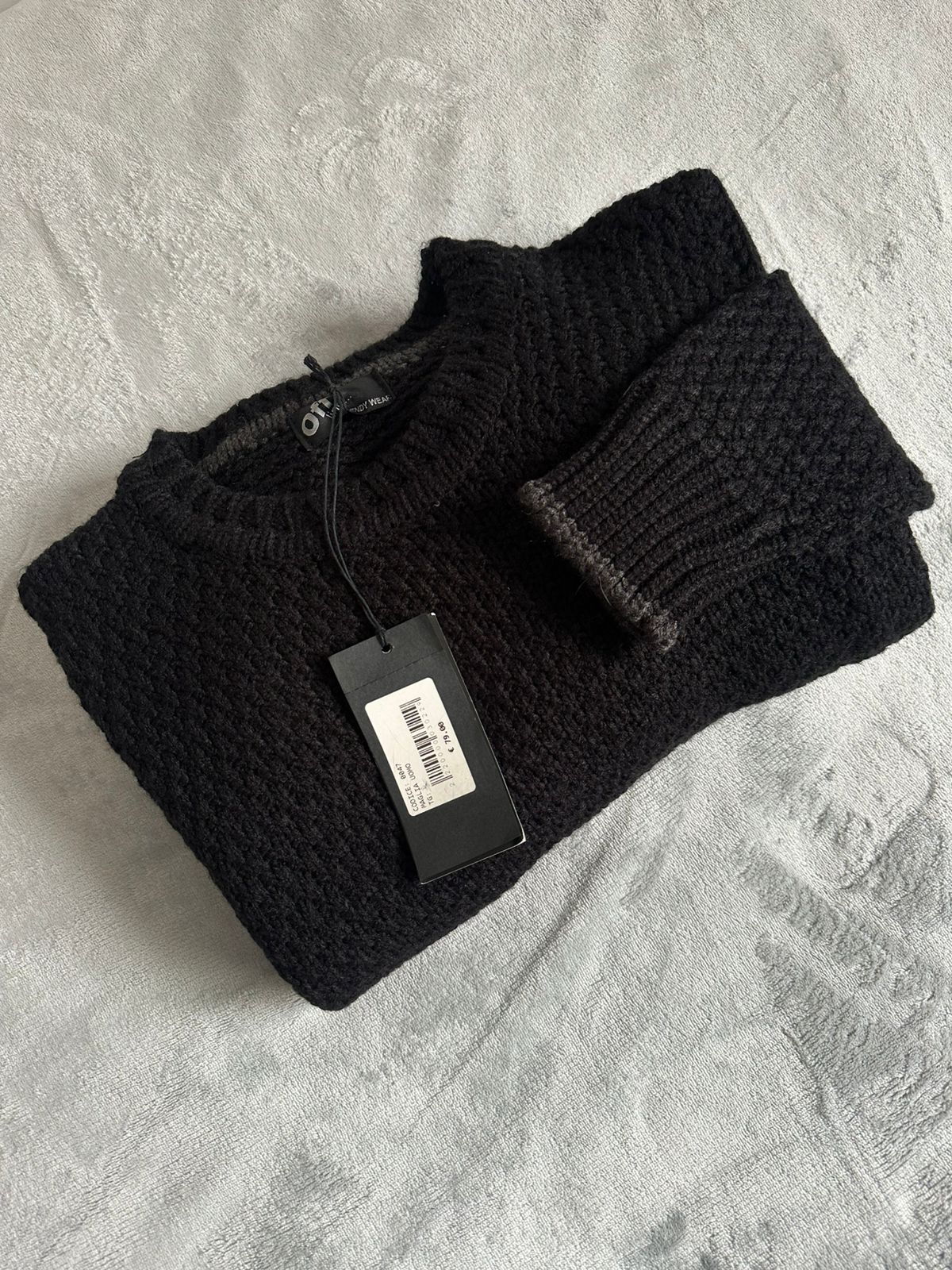 Pull OFF LINE Taille M Spot-Chic