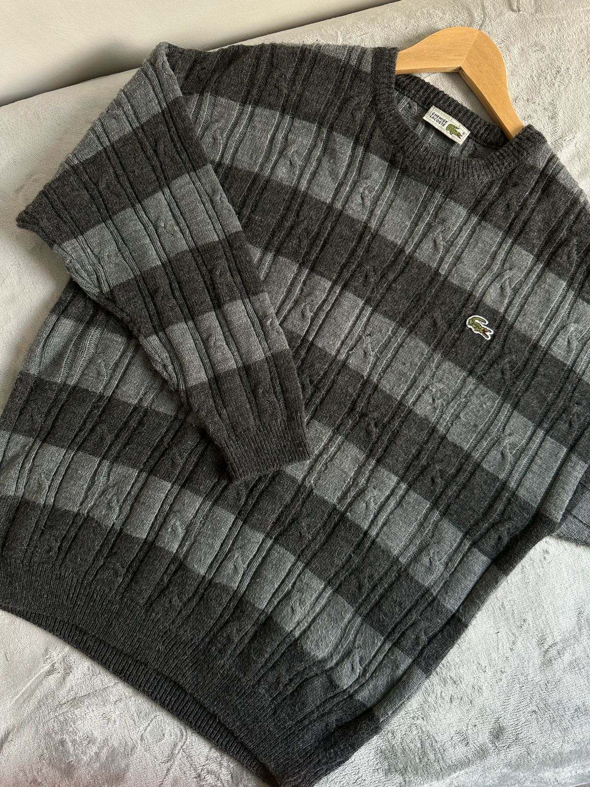 Pull LACOSTE Taille M/L Spot-Chic
