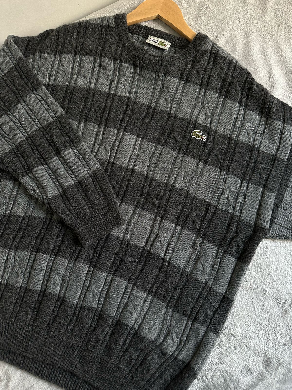 Pull LACOSTE Taille M/L Spot-Chic
