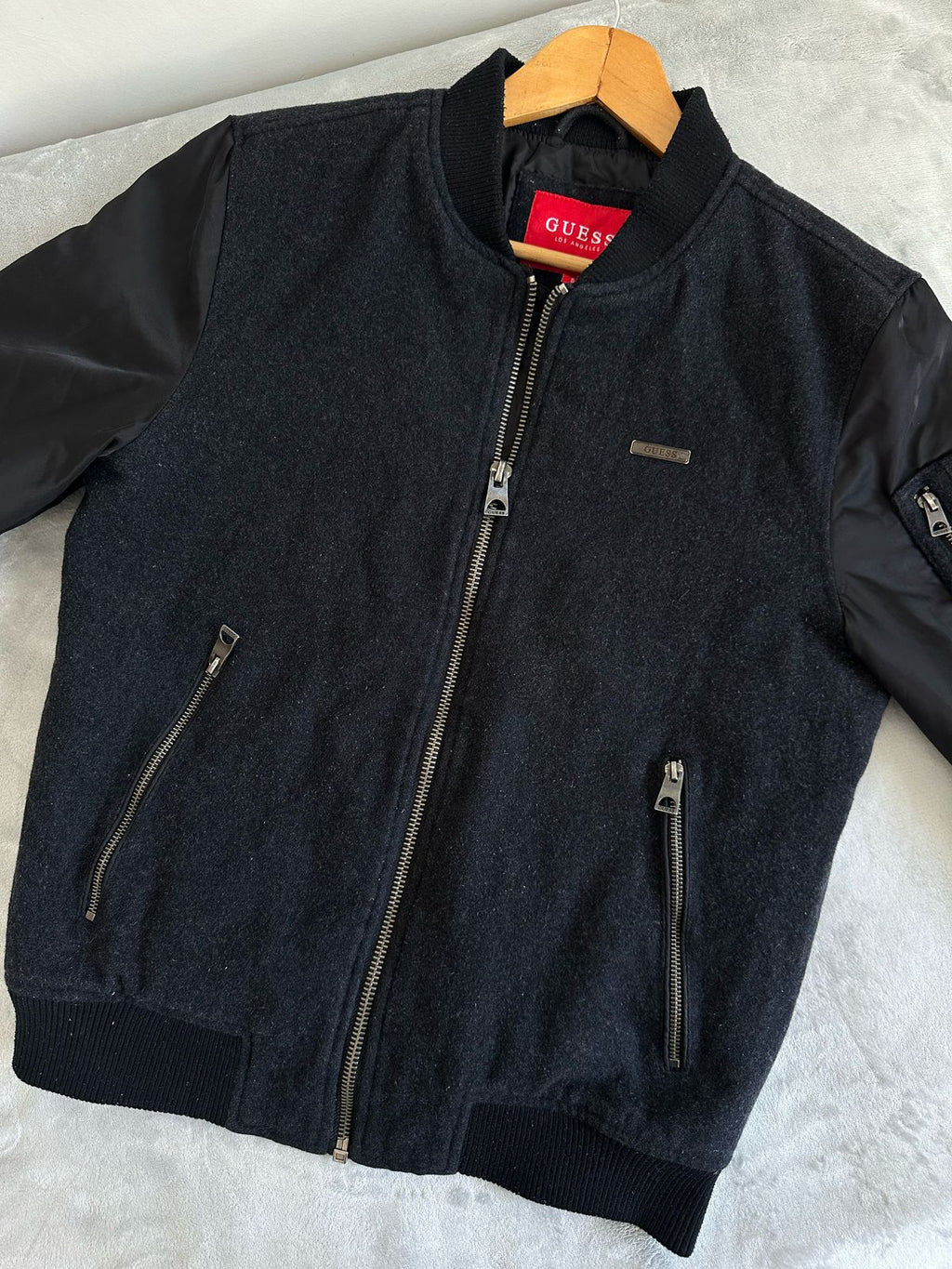 Gilet GUESS Taille S Spot-Chic