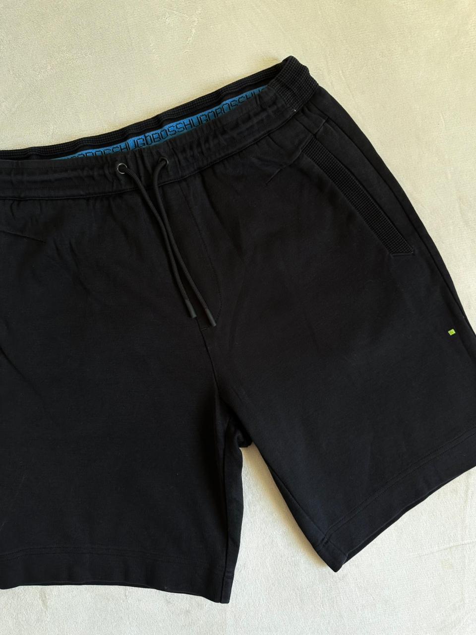 Short HUGO BOSS Taille M Spot-Chic