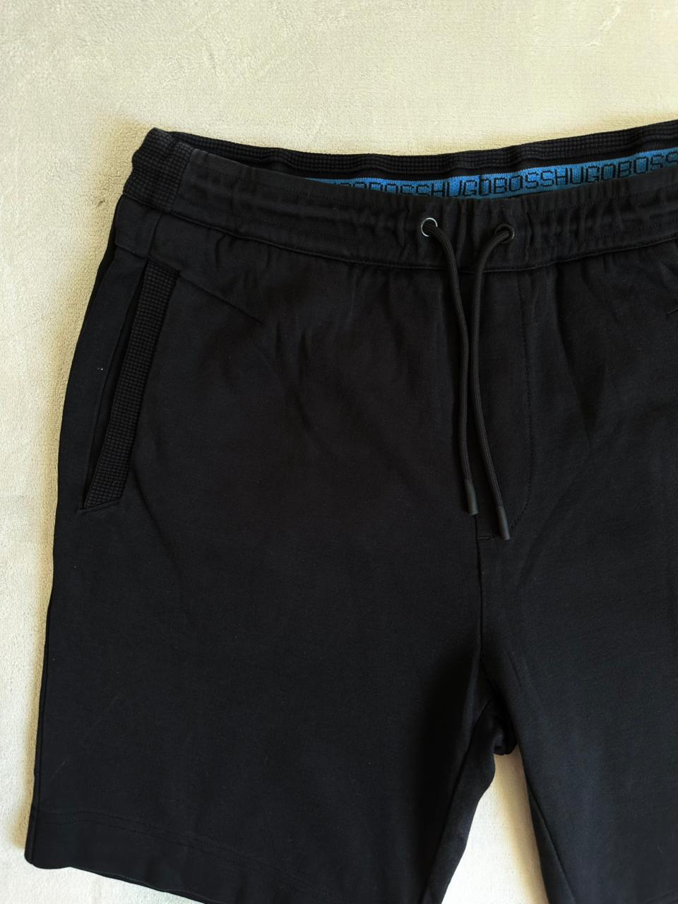 Short HUGO BOSS Taille M Spot-Chic