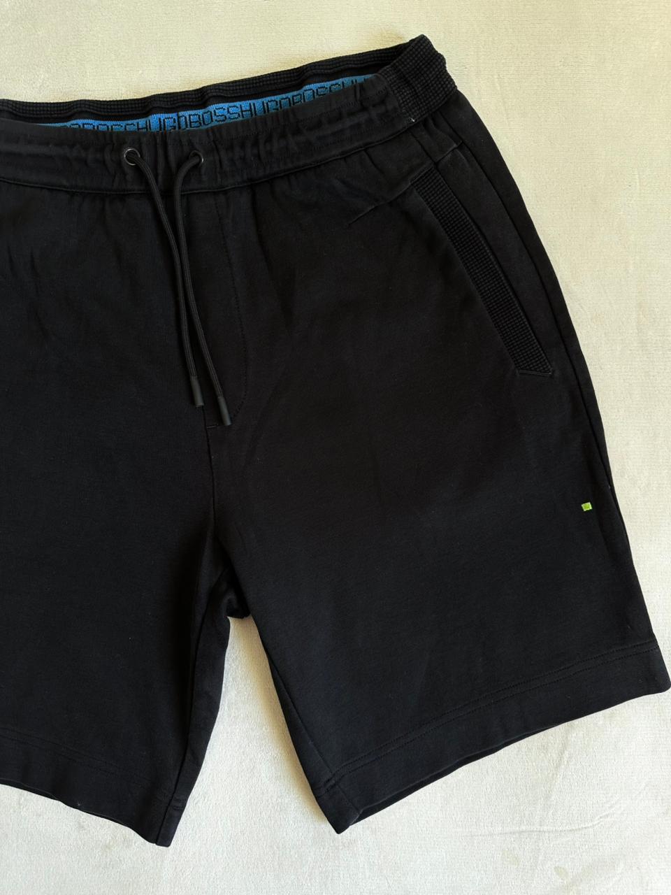 Short HUGO BOSS Taille M Spot-Chic