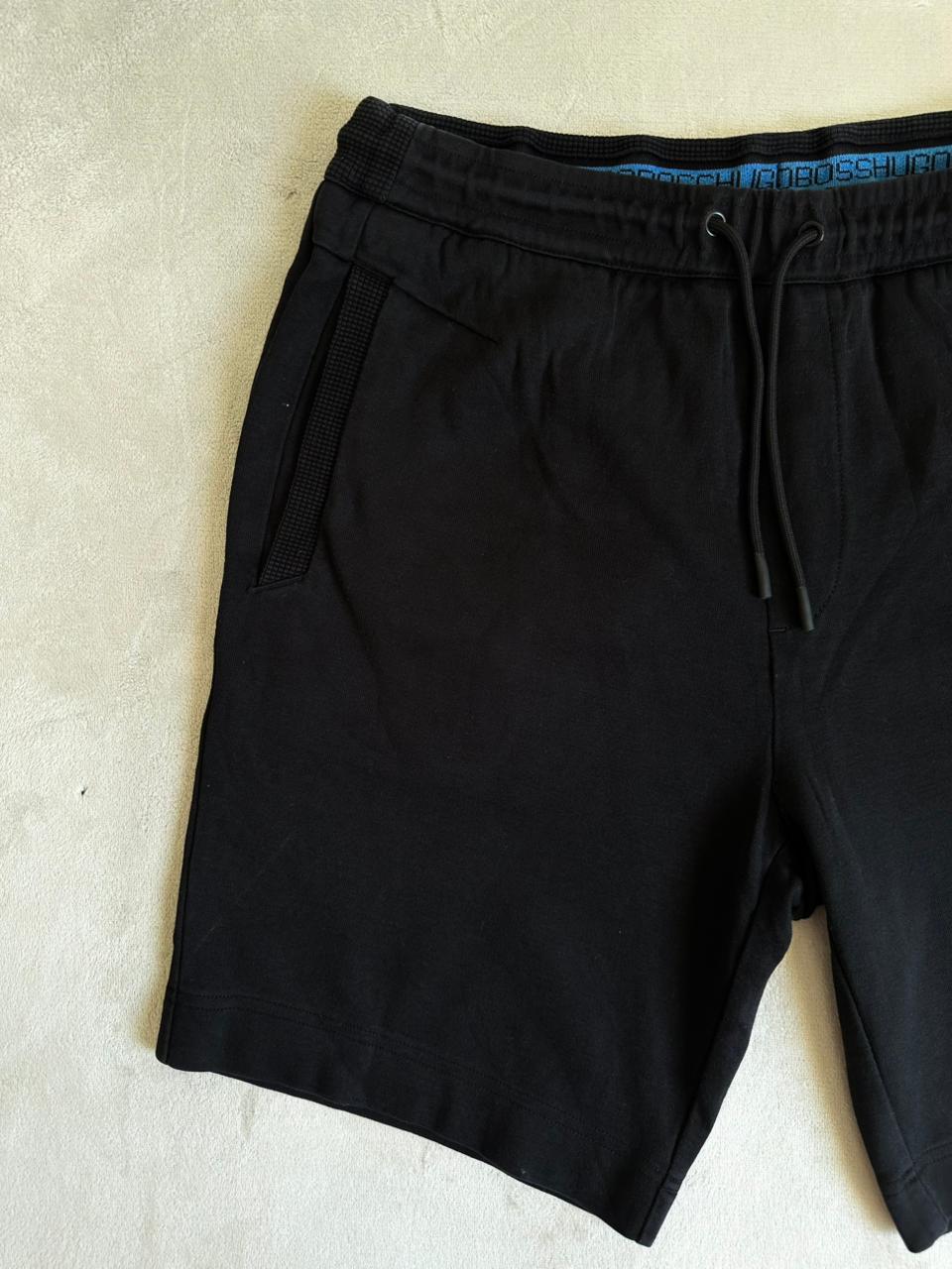 Short HUGO BOSS Taille M Spot-Chic