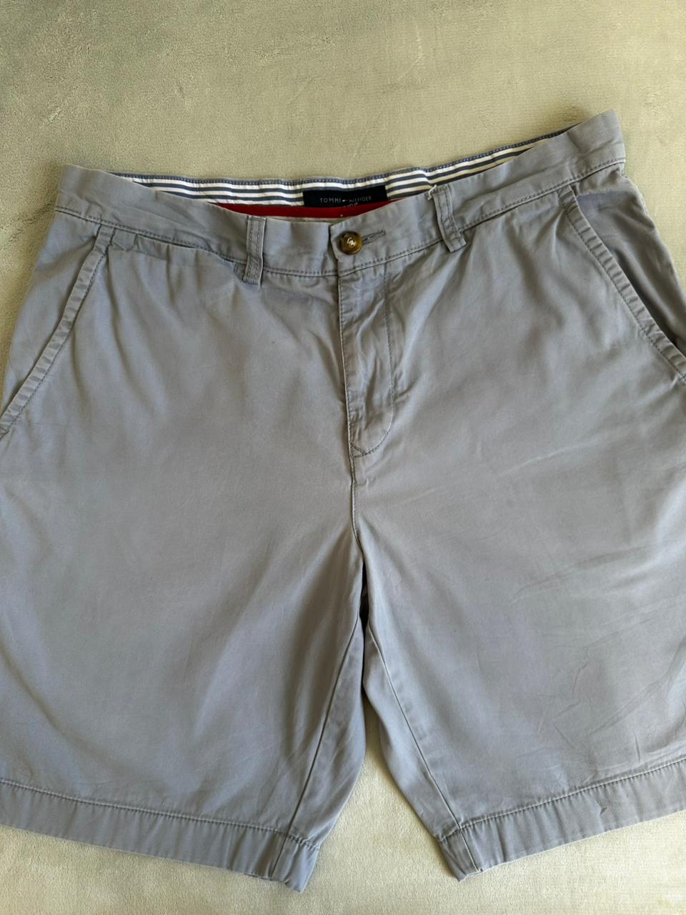 Short TOMMY HILFIGER Taille L Spot-Chic