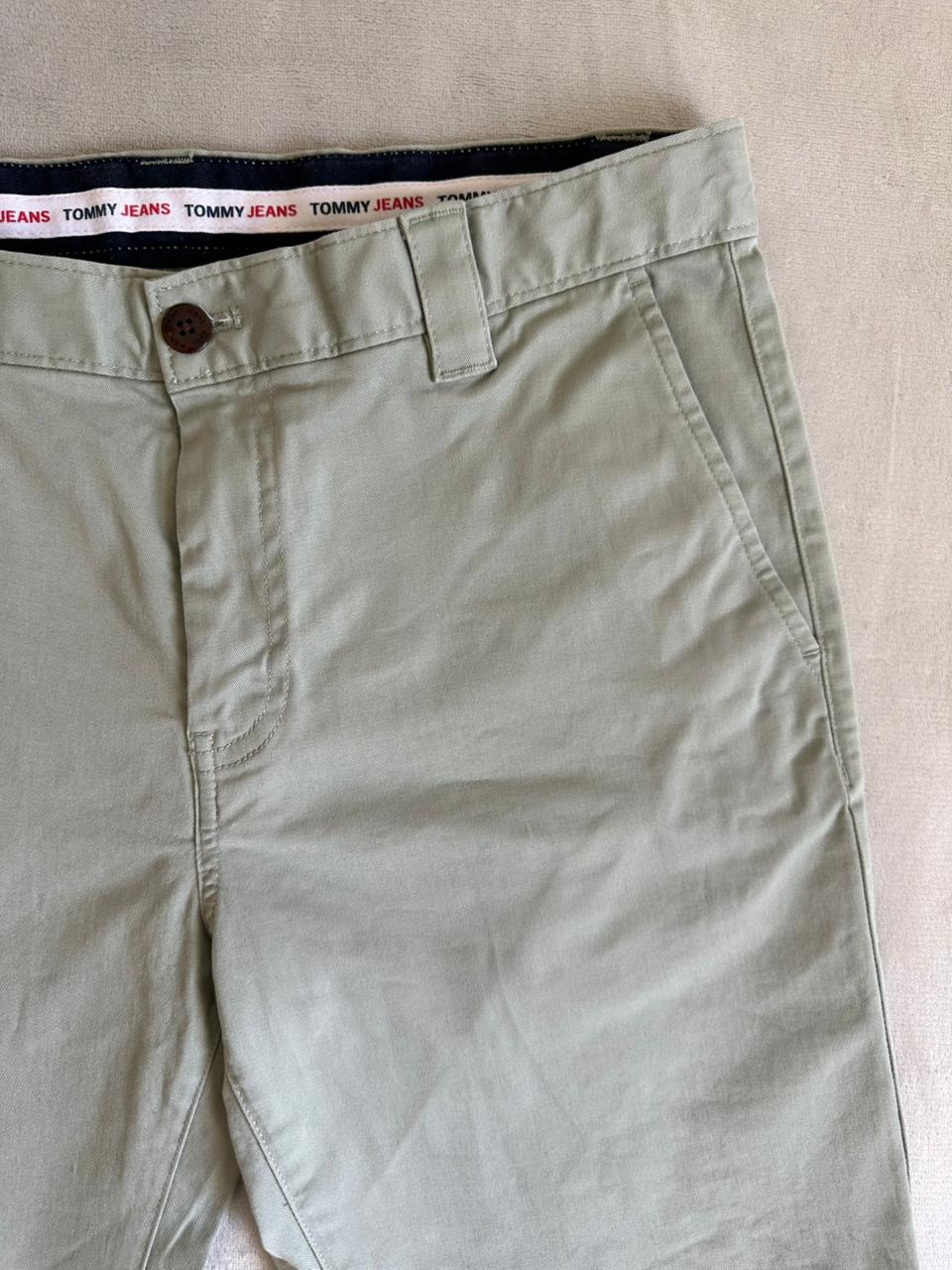 Short TOMMY HILFIGER Taille M Spot-Chic