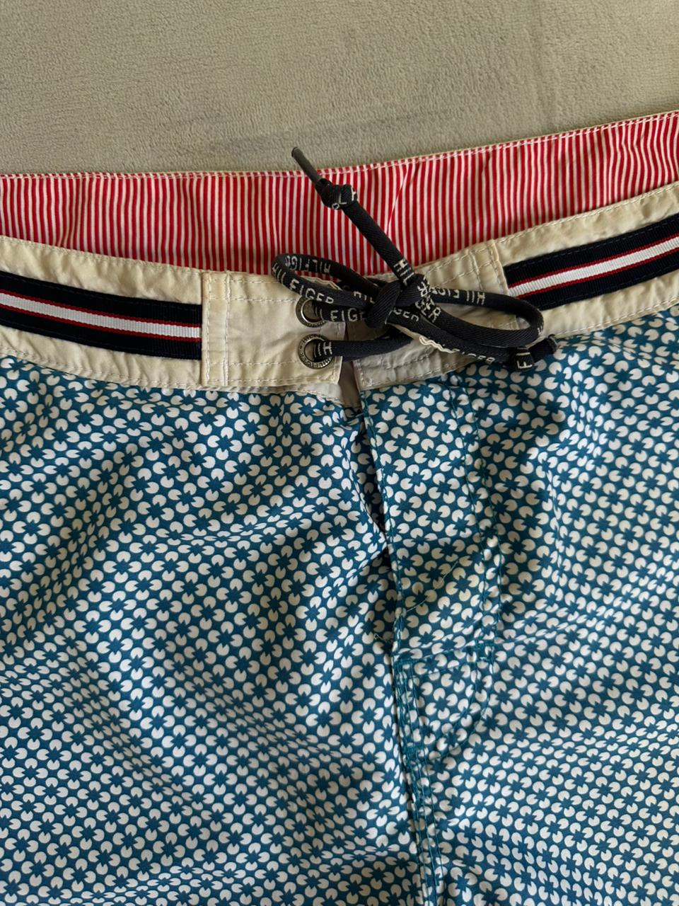 Maillot TOMMY HILFIGER Taille M Spot-Chic