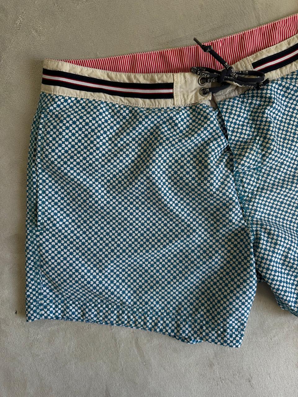 Maillot TOMMY HILFIGER Taille M Spot-Chic
