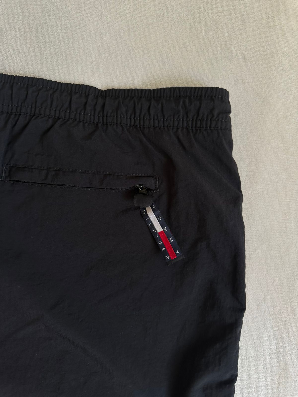 Maillot TOMMY HILFIGER Taille M Spot-Chic