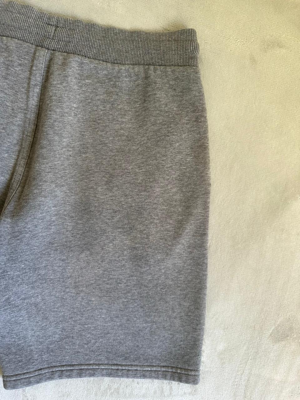 Short CALVIN KLEIN Taille M Spot-Chic