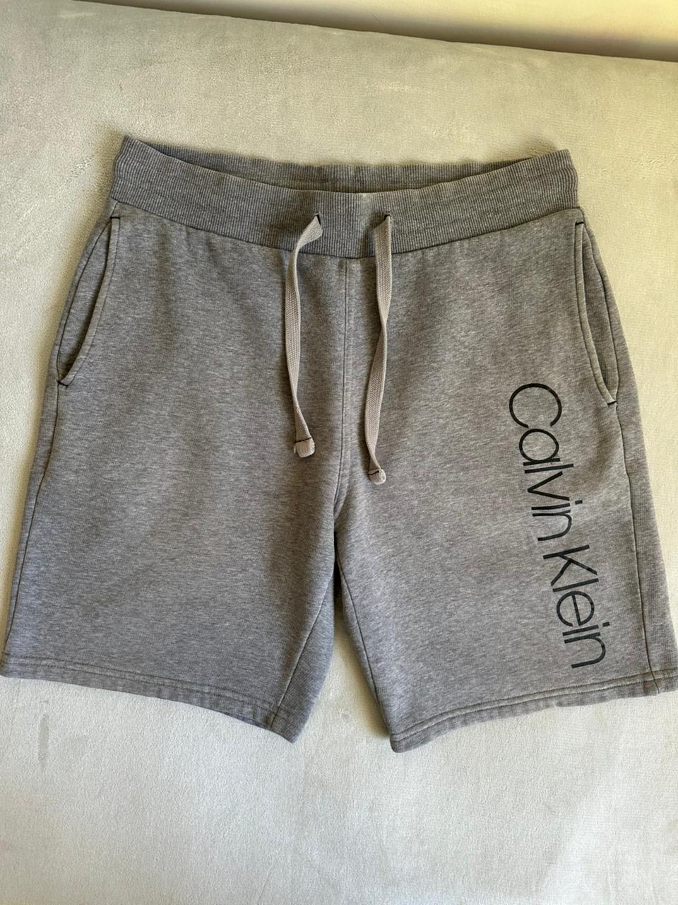 Short CALVIN KLEIN Taille M Spot-Chic