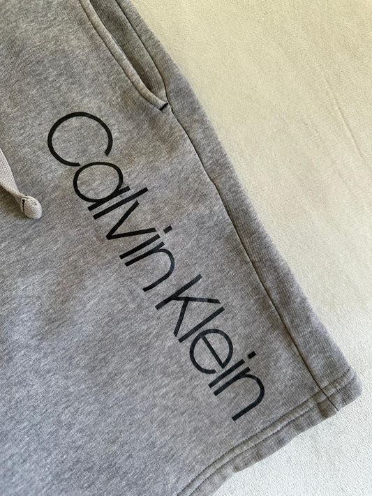 Short CALVIN KLEIN Taille M Spot-Chic