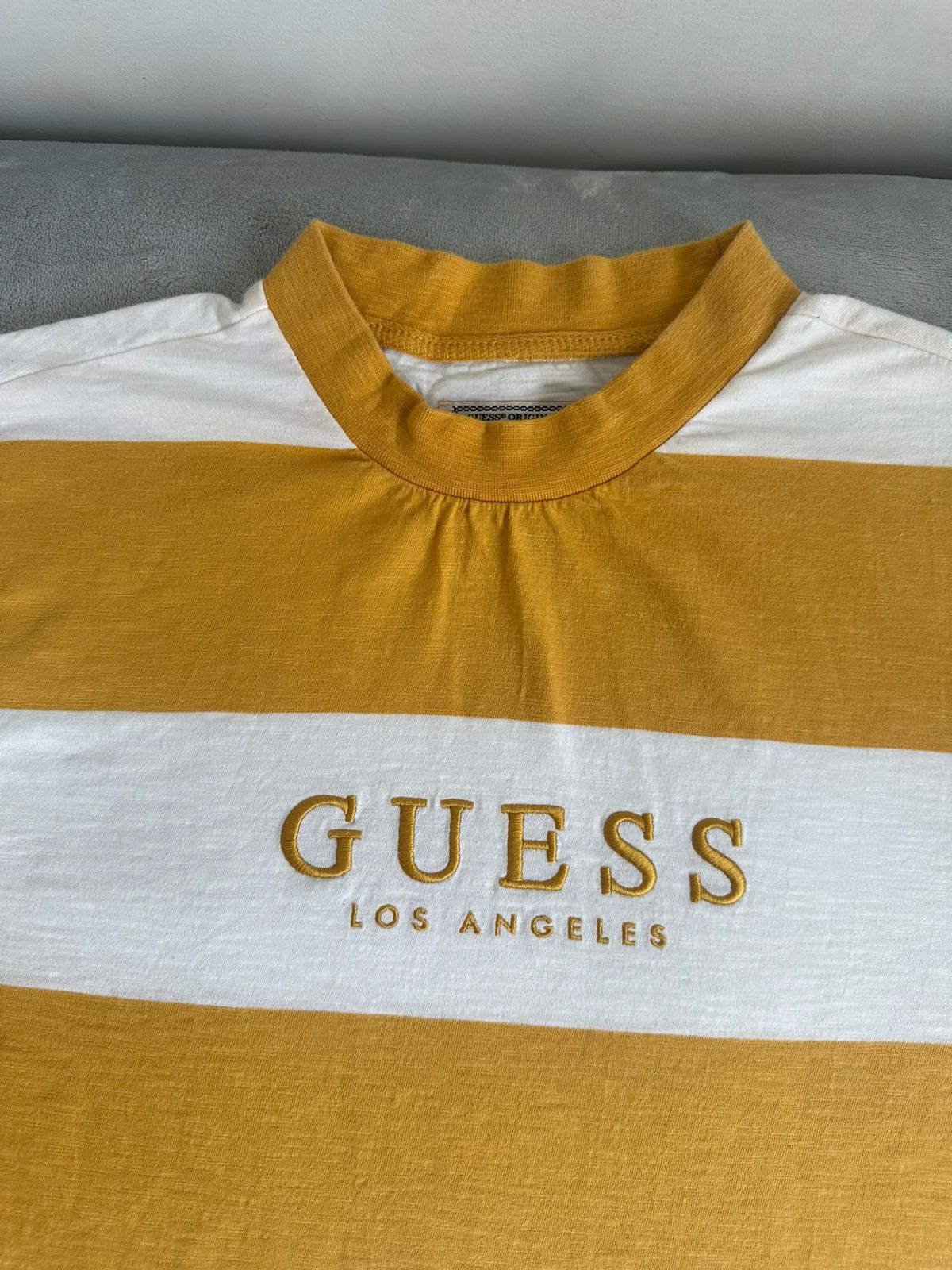 Pull GUESS Taille S Spot-Chic