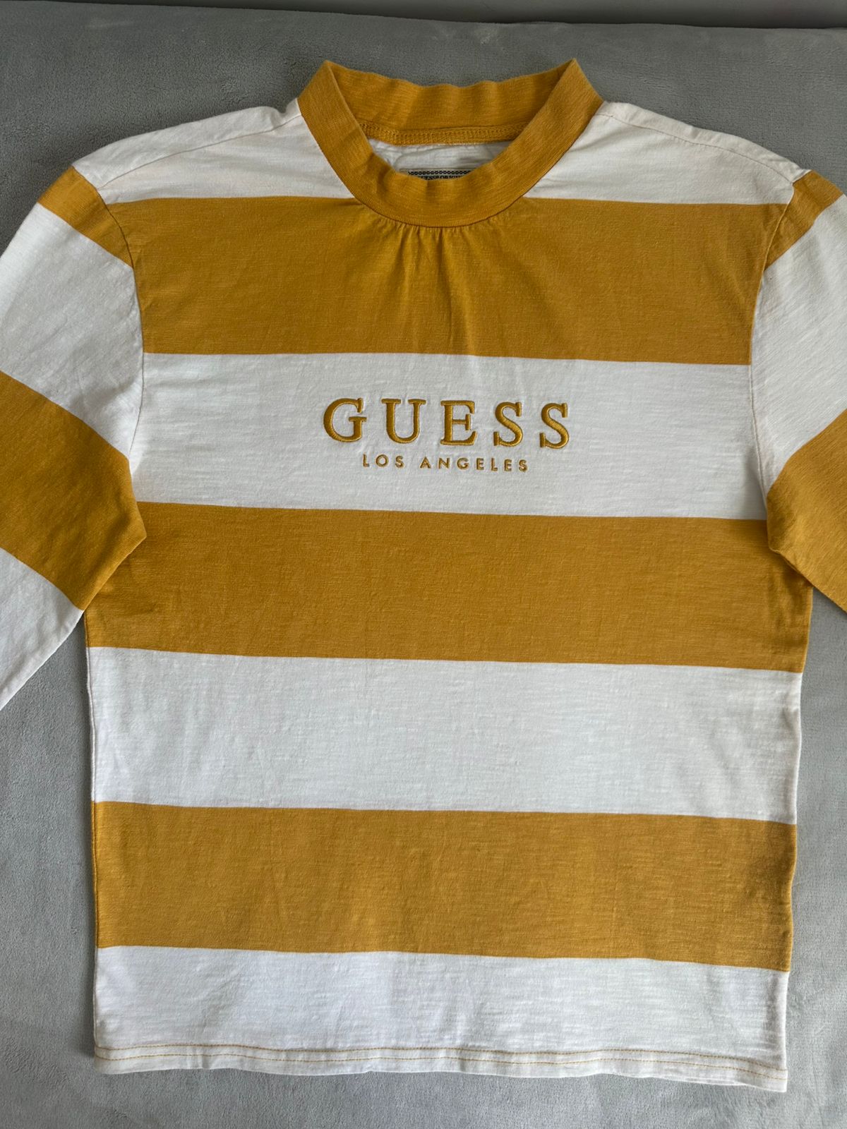 Pull GUESS Taille S Spot-Chic
