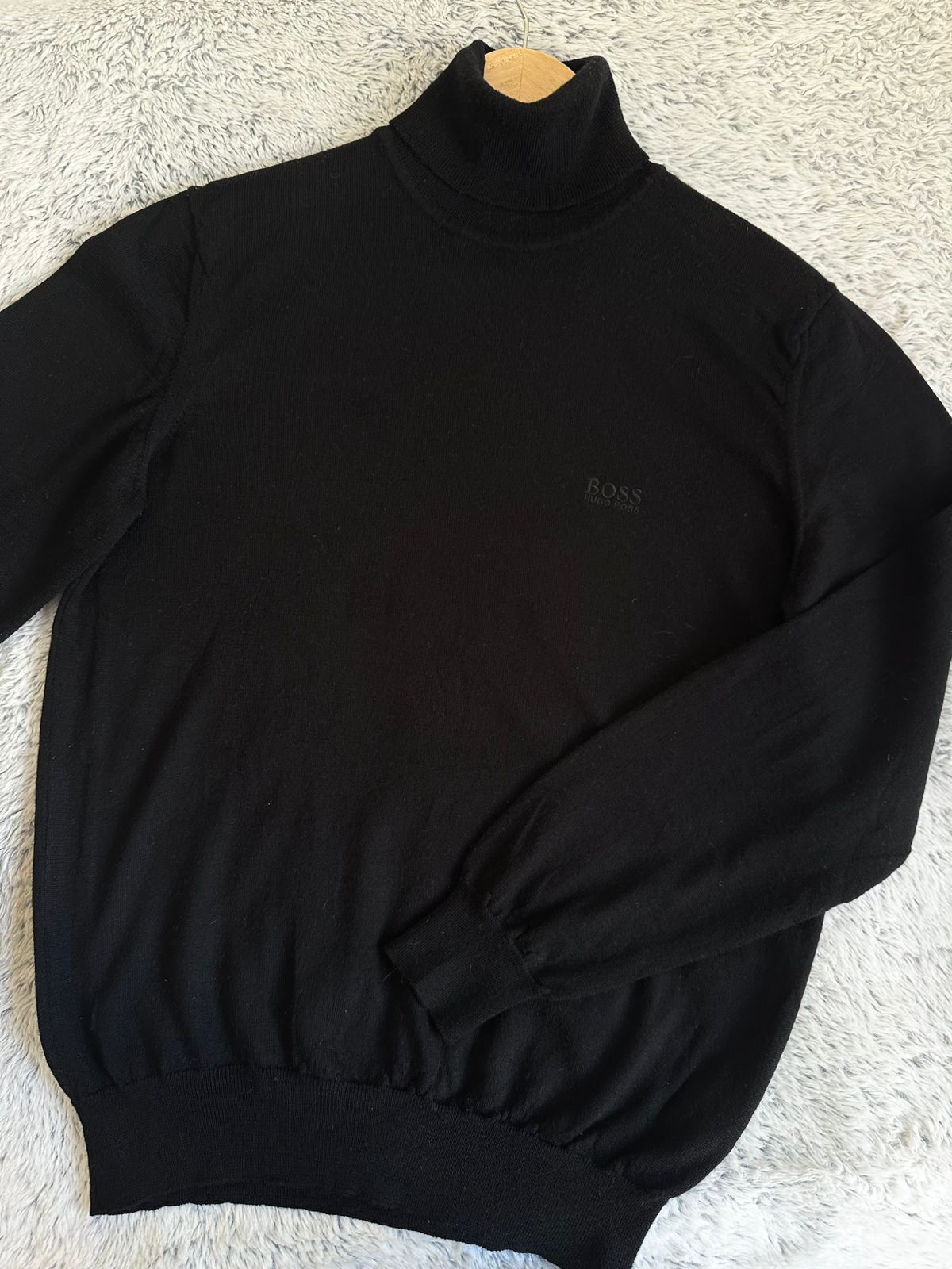 Pull col montant HUGO BOSS Taille S Spot-Chic