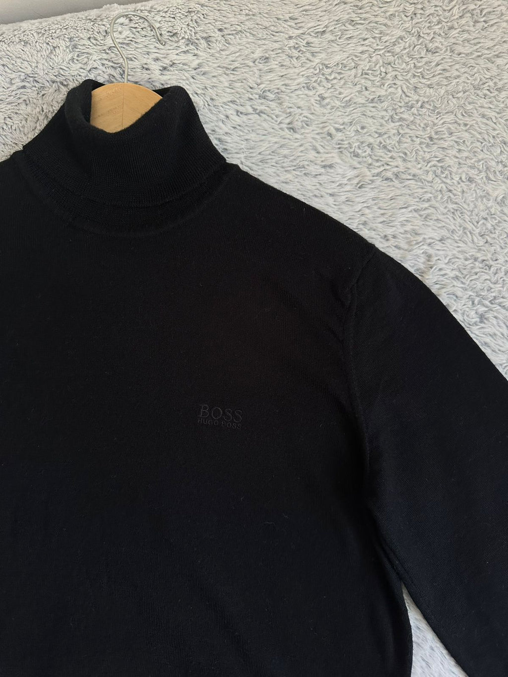 Pull col montant HUGO BOSS Taille S Spot-Chic