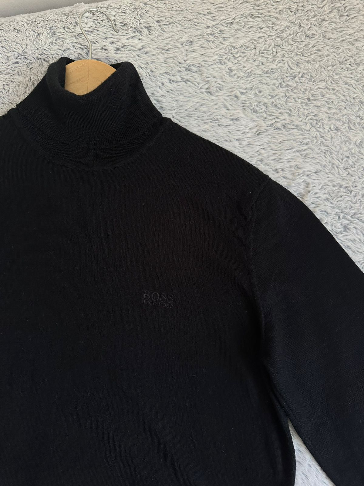 Pull col montant HUGO BOSS Taille S Spot-Chic