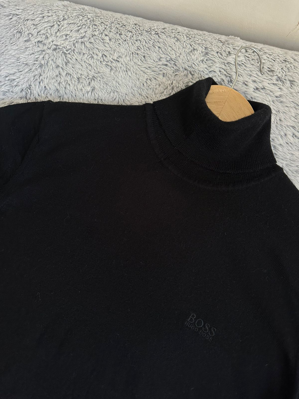 Pull col montant HUGO BOSS Taille S Spot-Chic