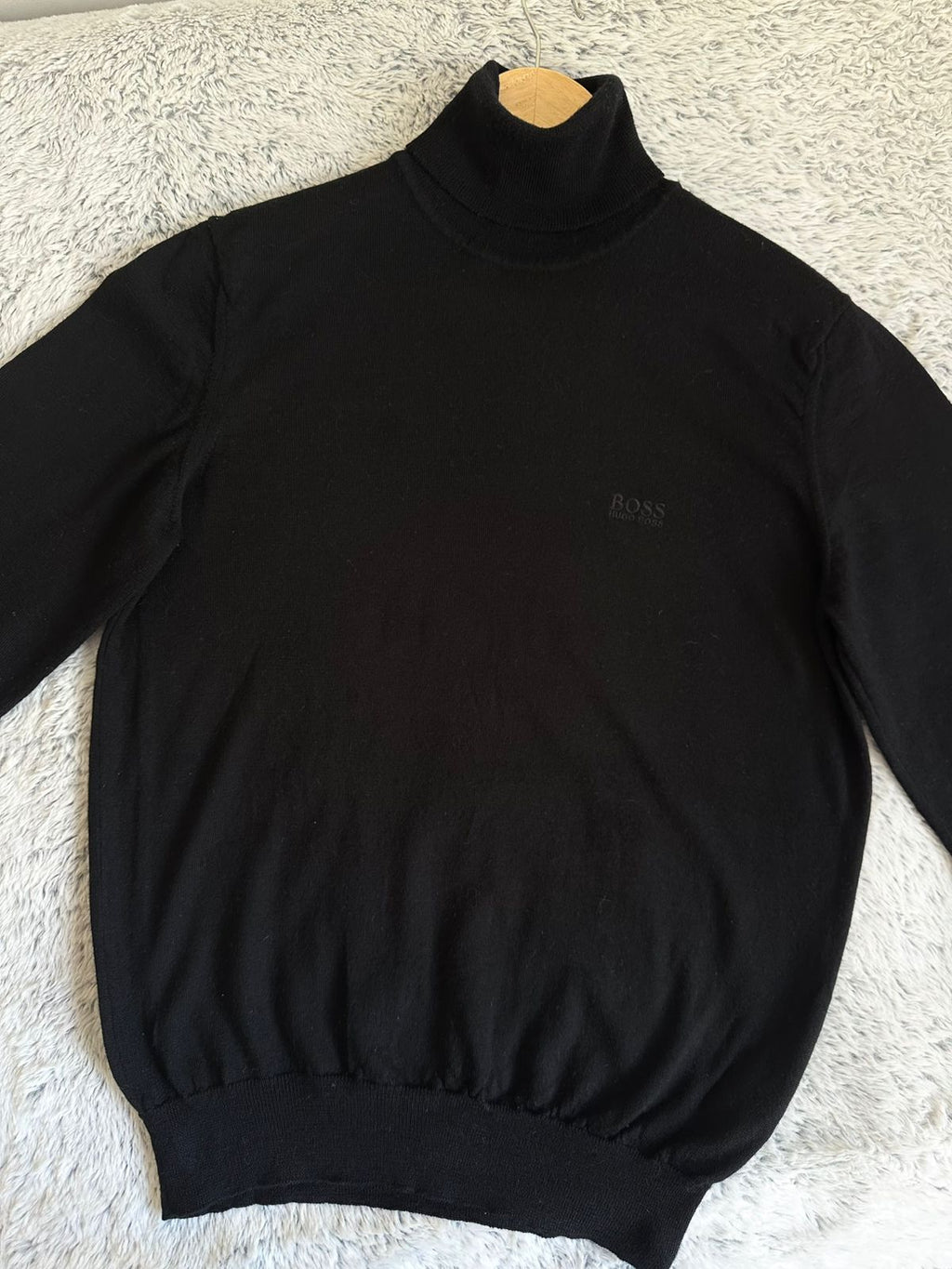 Pull col montant HUGO BOSS Taille S Spot-Chic