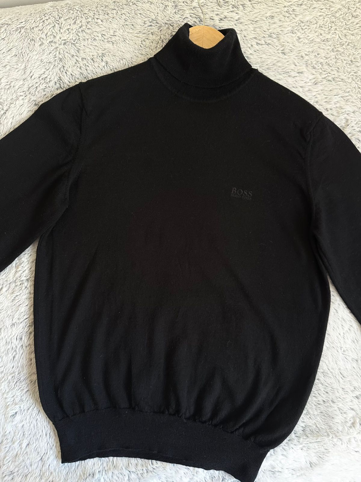 Pull col montant HUGO BOSS Taille S Spot-Chic