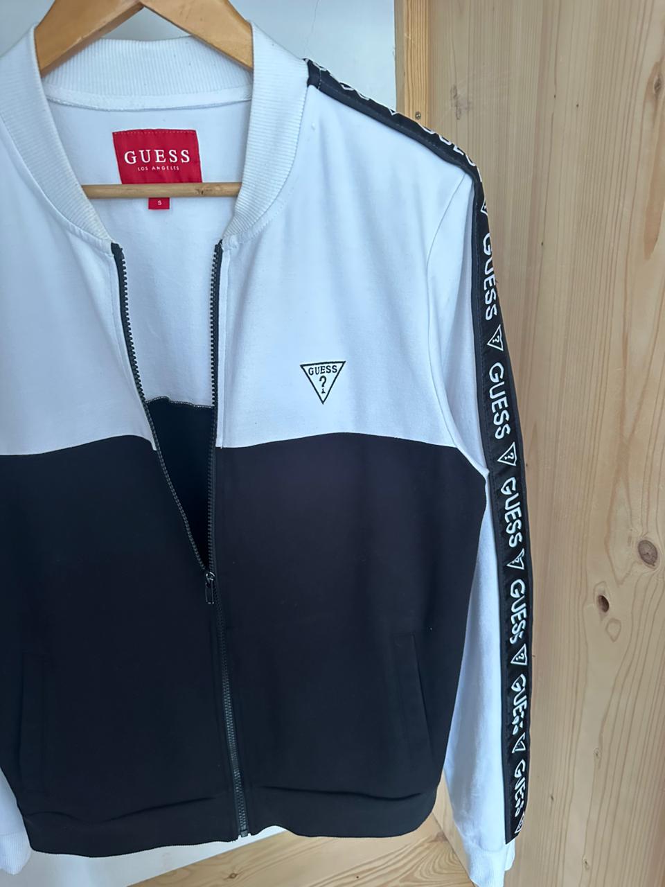 Gilet GUESS Taille S Spot-Chic