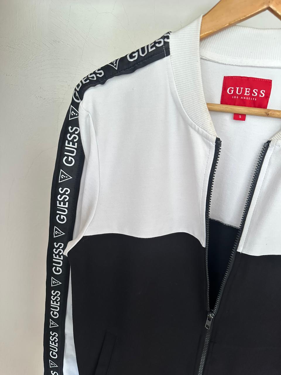 Gilet GUESS Taille S Spot-Chic