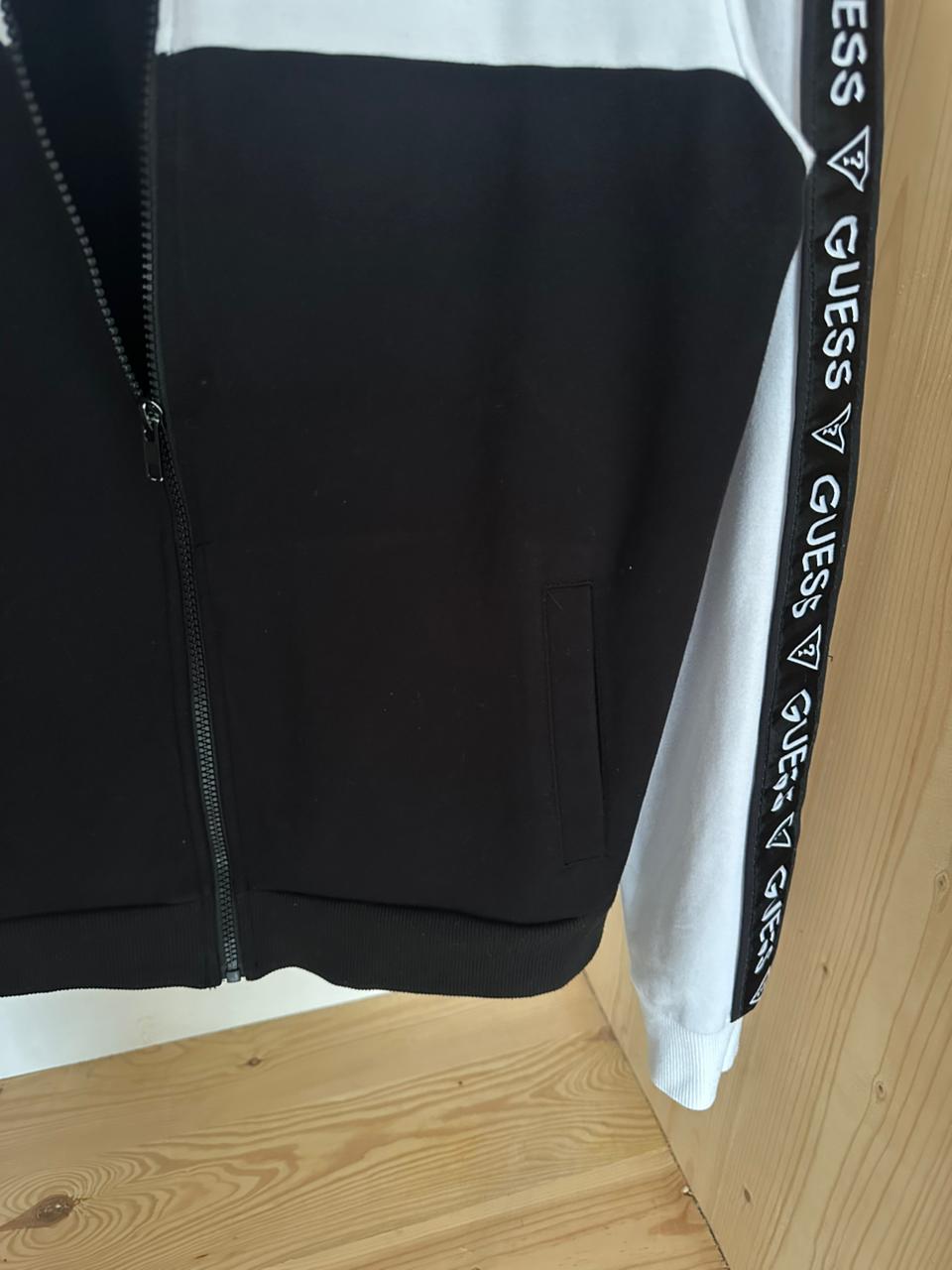 Gilet GUESS Taille S Spot-Chic