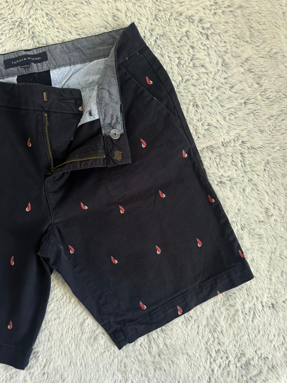 Short TOMMY HILFIGER Taille M Spot-Chic