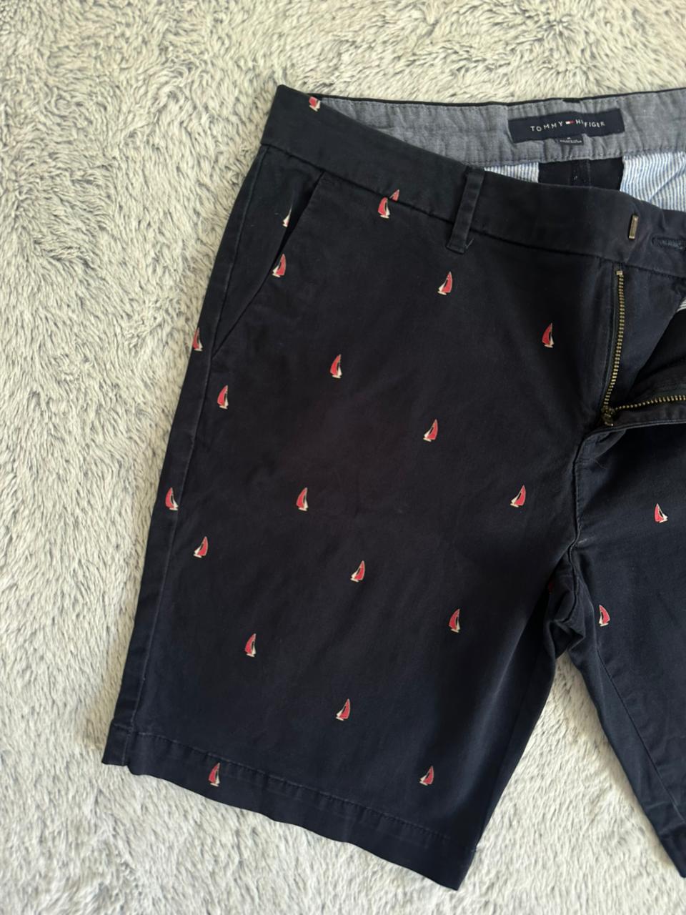 Short TOMMY HILFIGER Taille M Spot-Chic