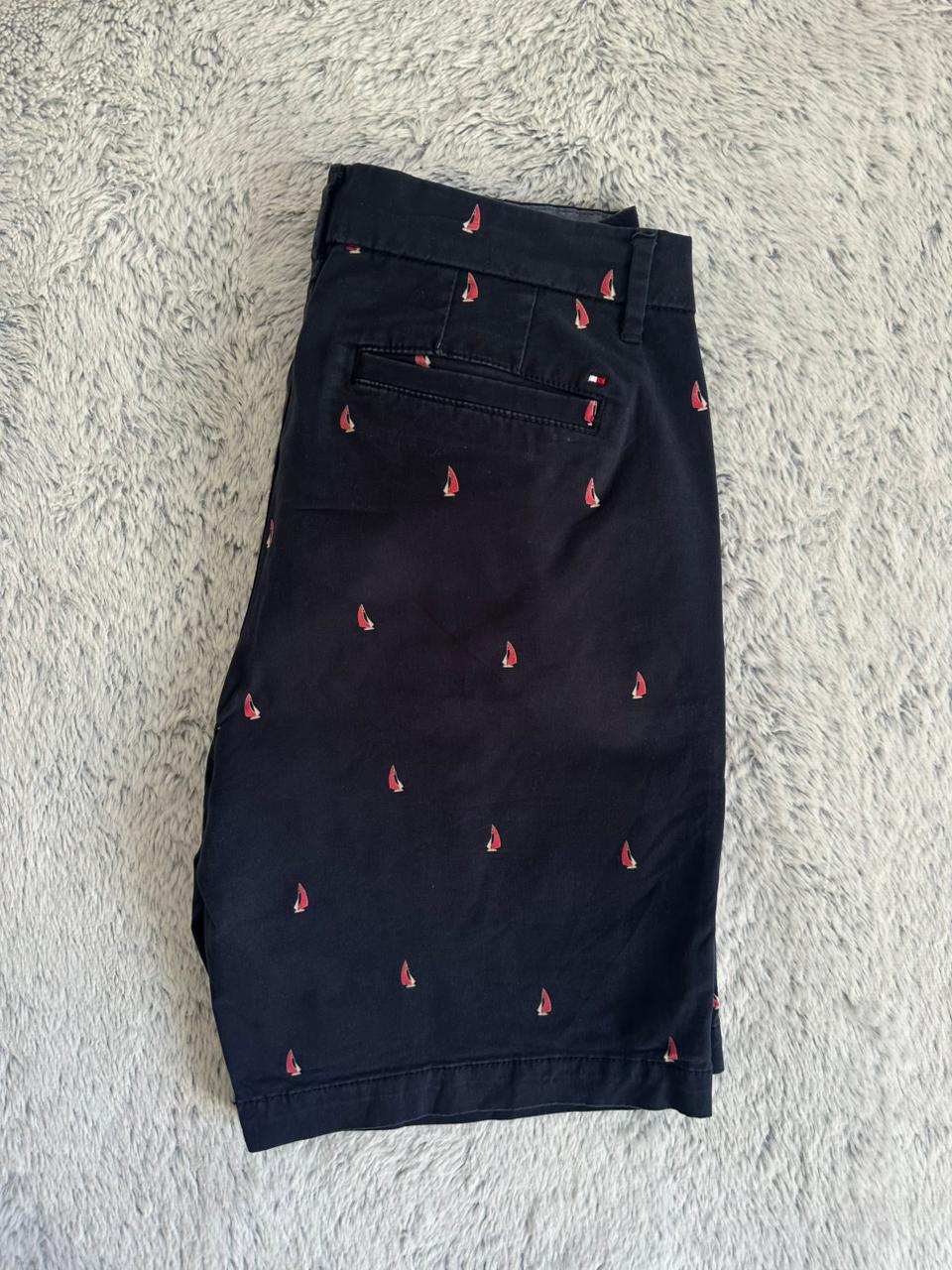 Short TOMMY HILFIGER Taille M Spot-Chic