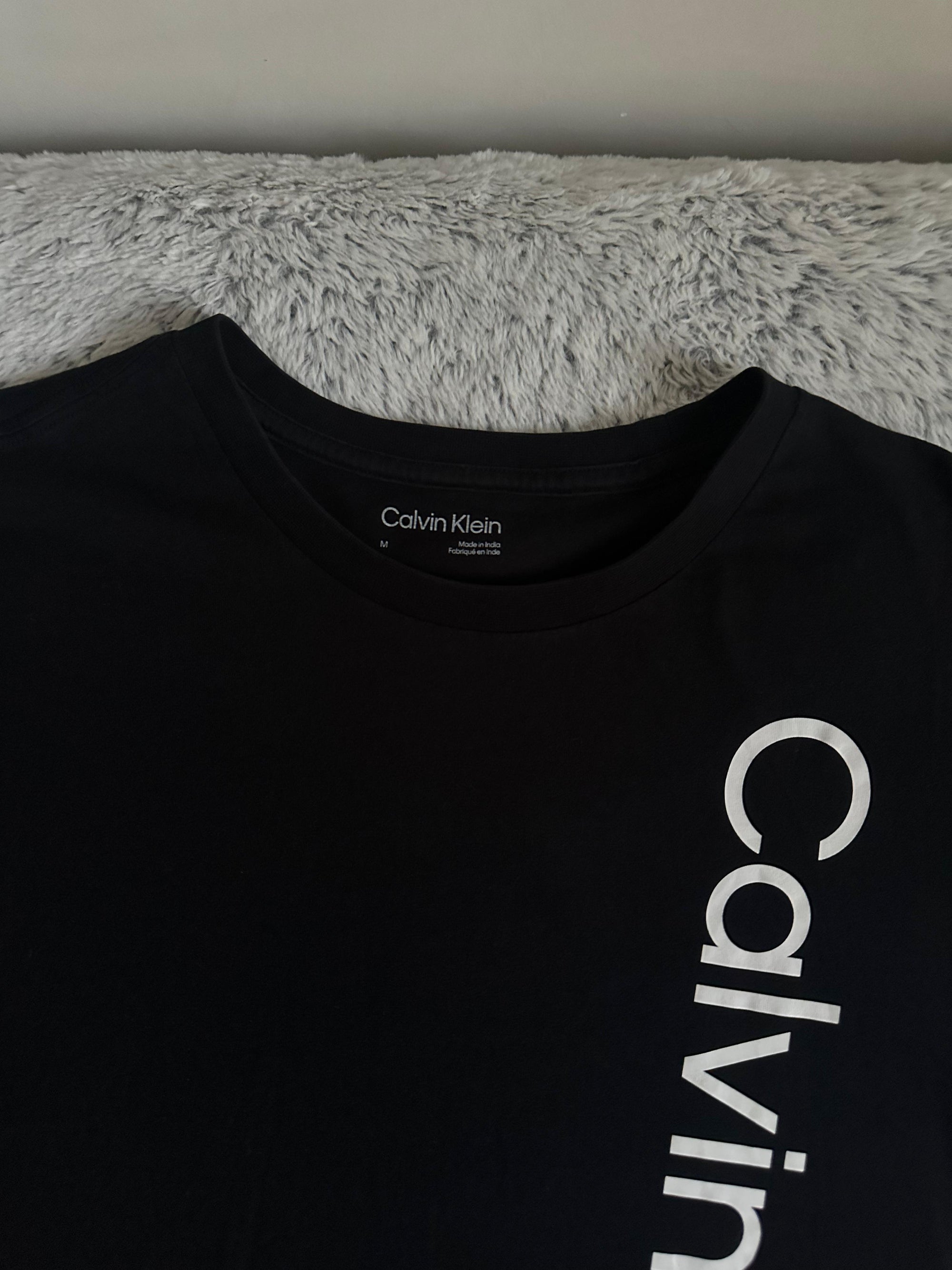 Pull CALVIN KLEIN Taille M Spot-Chic