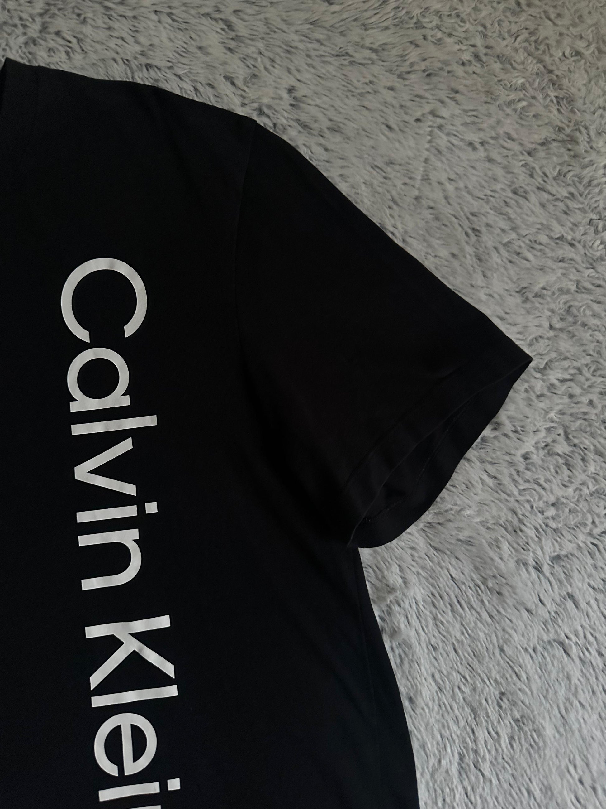 Pull CALVIN KLEIN Taille M Spot-Chic