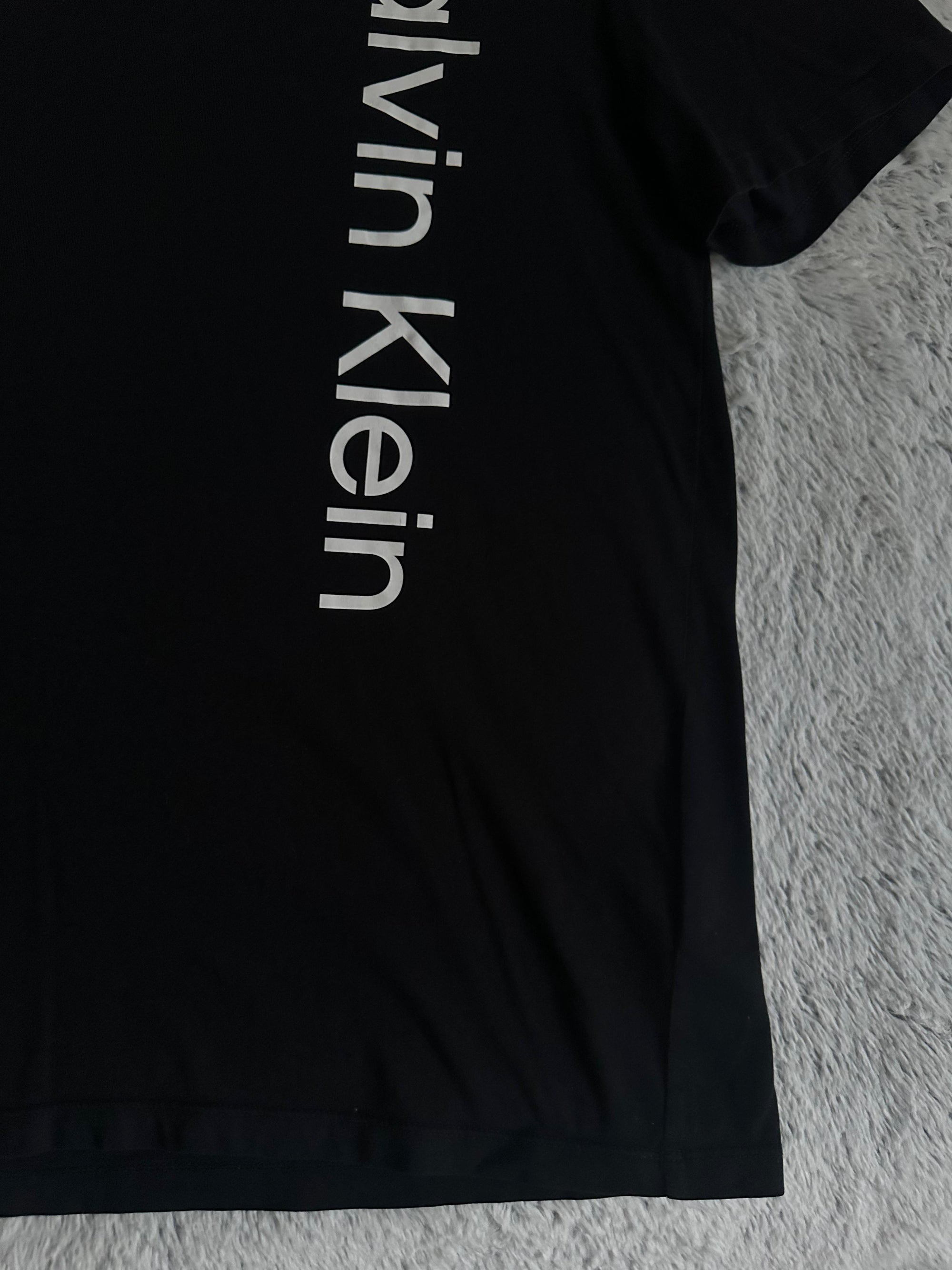 Pull CALVIN KLEIN Taille M Spot-Chic