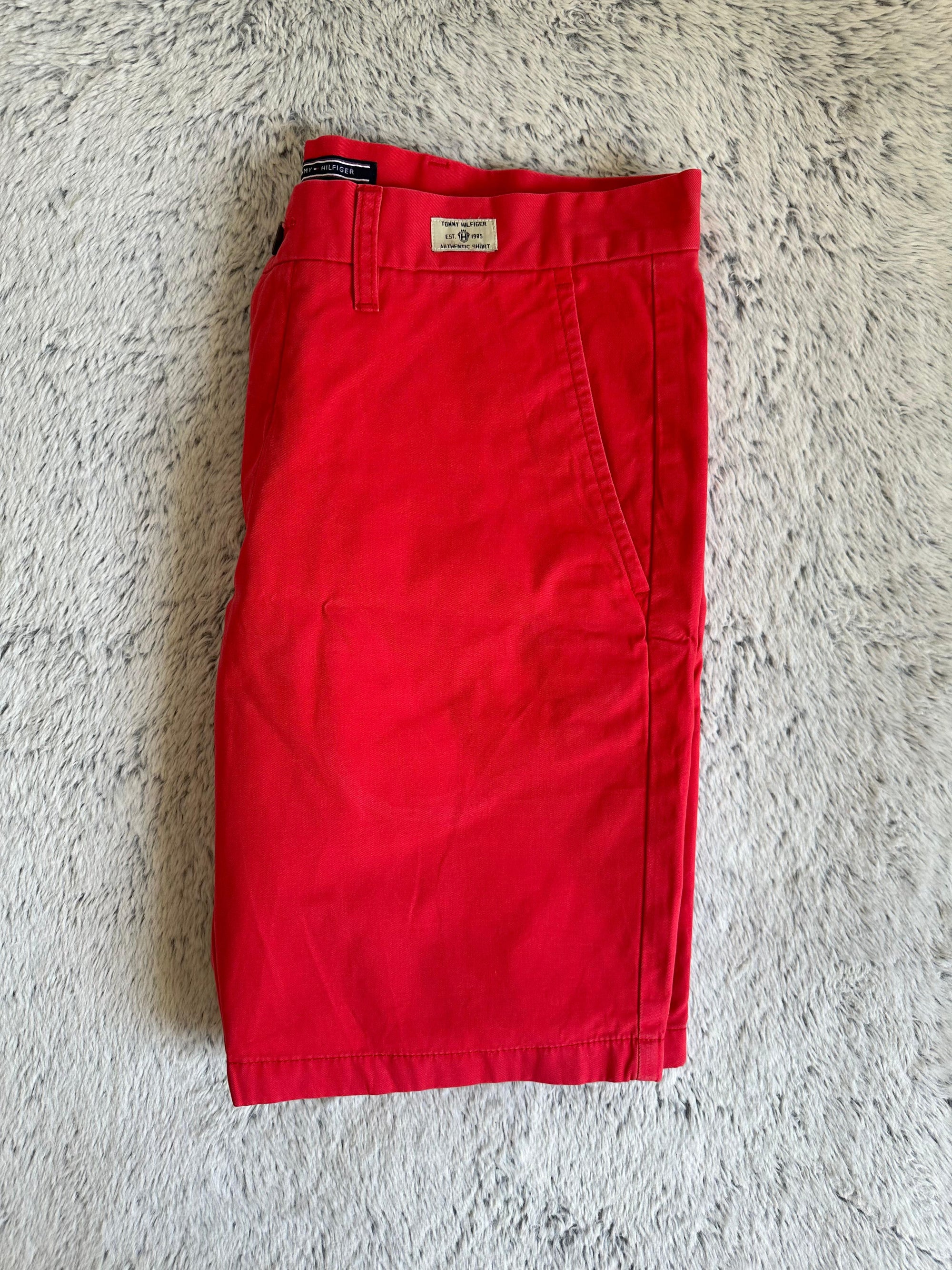 Short TOMMY HILFIGER Taille 42 Spot-Chic
