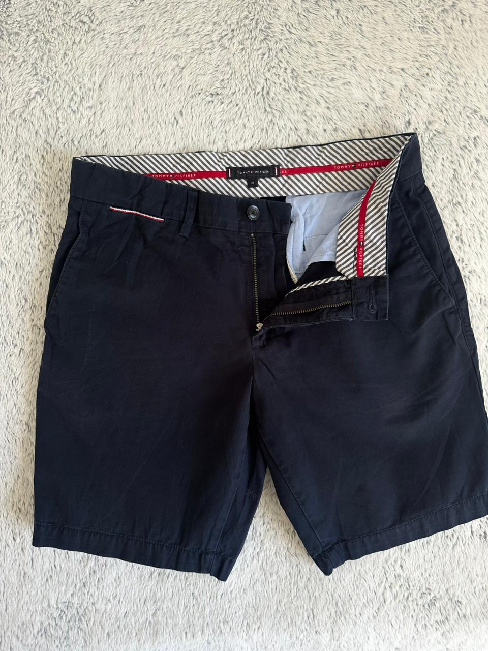 Short TOMMY HILFIGER Taille M Spot-Chic