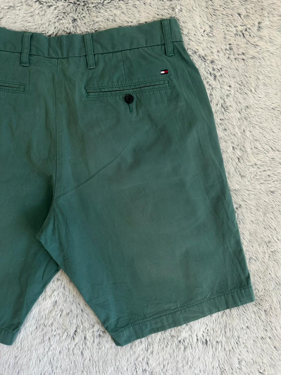 Short TOMMY HILFIGER Taille L Spot-Chic