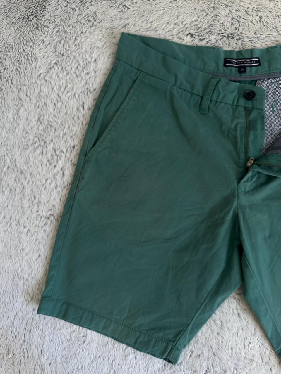 Short TOMMY HILFIGER Taille L Spot-Chic