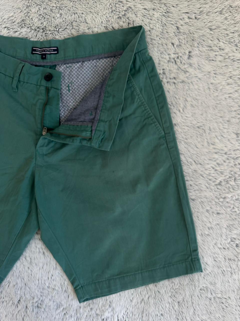 Short TOMMY HILFIGER Taille L Spot-Chic
